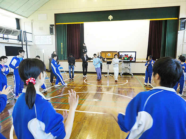 JICA北海道（帯広）「地域資源に基づいた乳肉生産のための牛の飼養管理」コース学校訪問